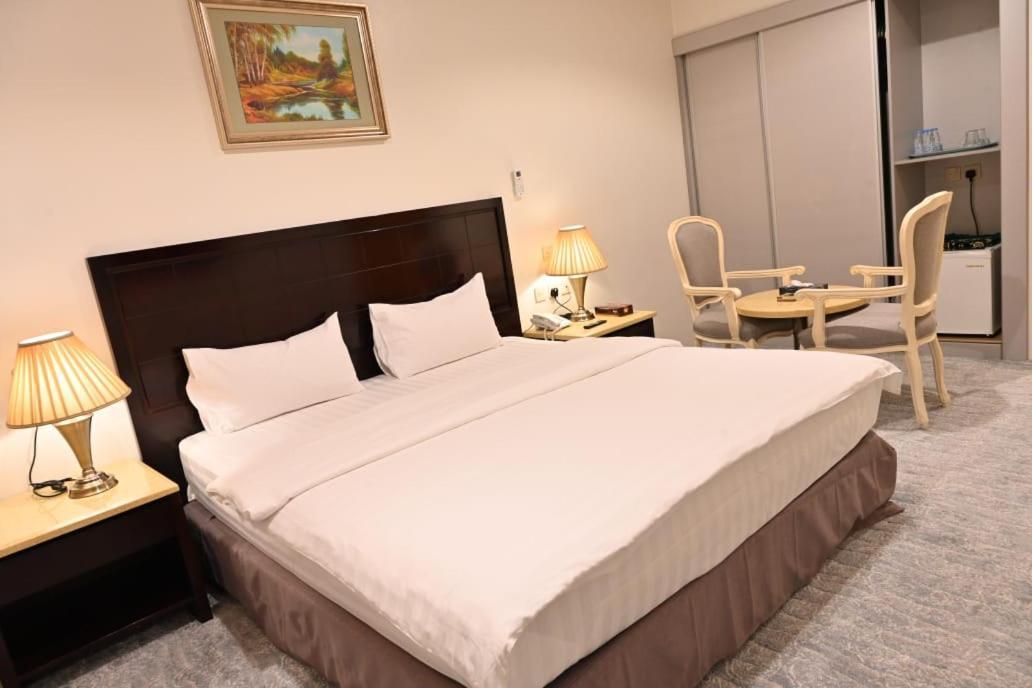 Al Furat Madayin Hotel Riyadh Bagian luar foto